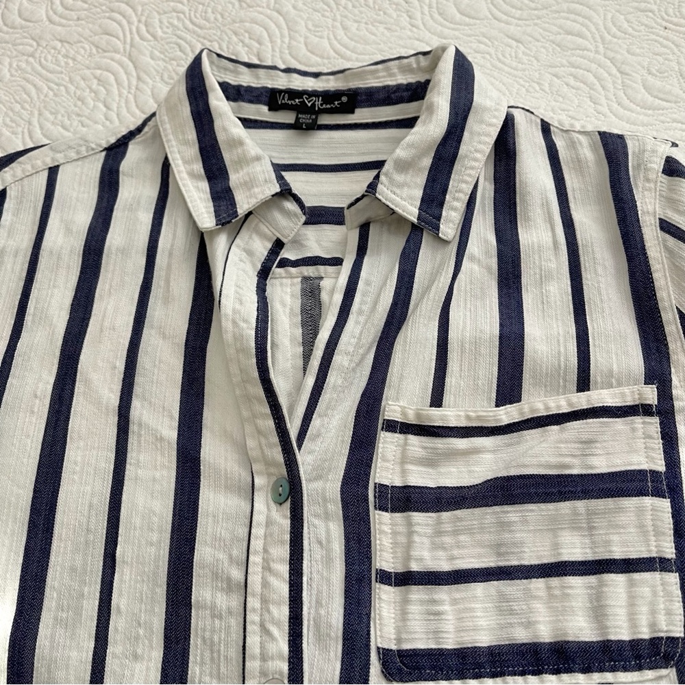 Velvet Heart Women’s Long Sleeve White and Navy Striped Button Down Shirt L - Picture 6 of 15